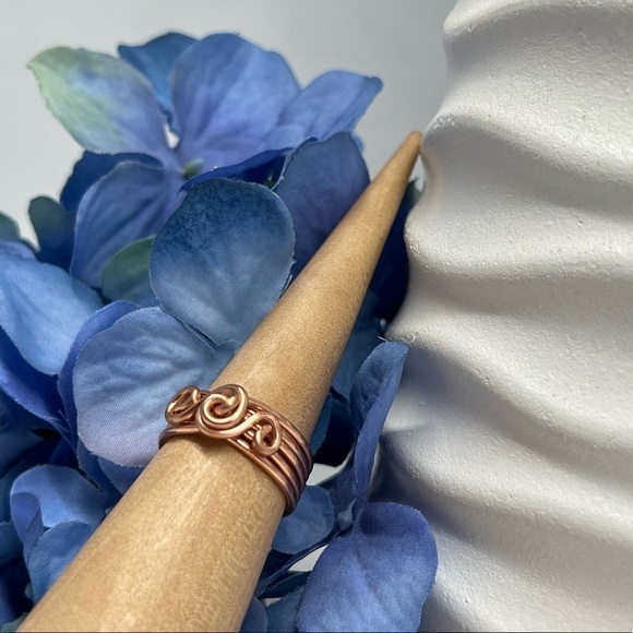 ARTISAN Copper Spiral Wire Wrap Ring - Picture 4 of 13
